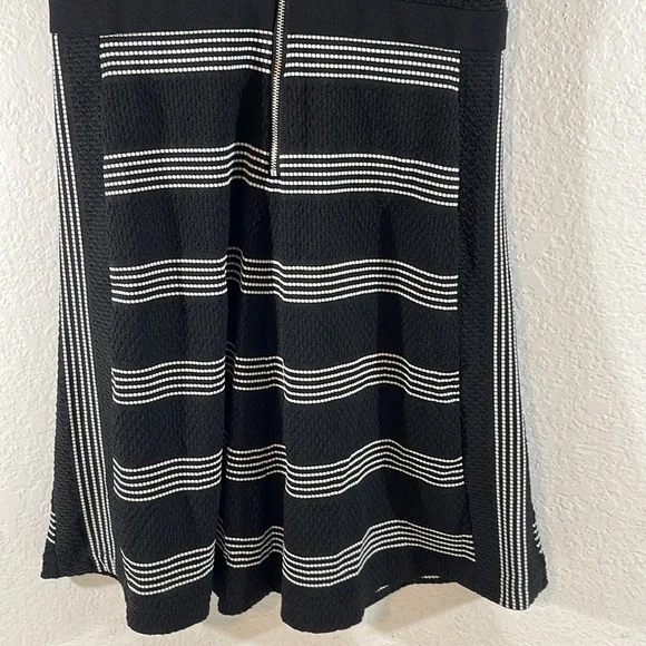 MAGGY LONDON Petites Women's Multi-Striped Short-Sleeve Dress Size 4P - Picture 6 of 8